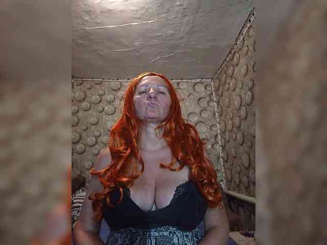 FameLara webcam