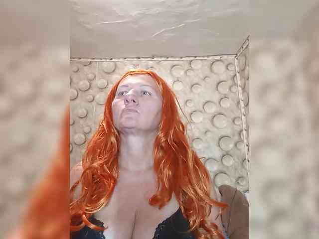 FameLara webcam