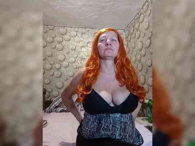 FameLara webcam