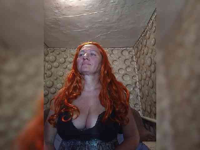 FameLara Live Webcam on BongaCams