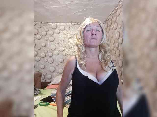 FameLara webcam