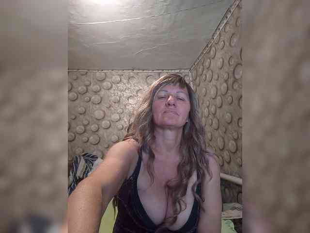 FameLara webcam