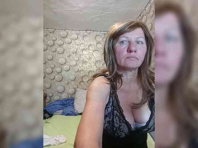 FameLara webcam