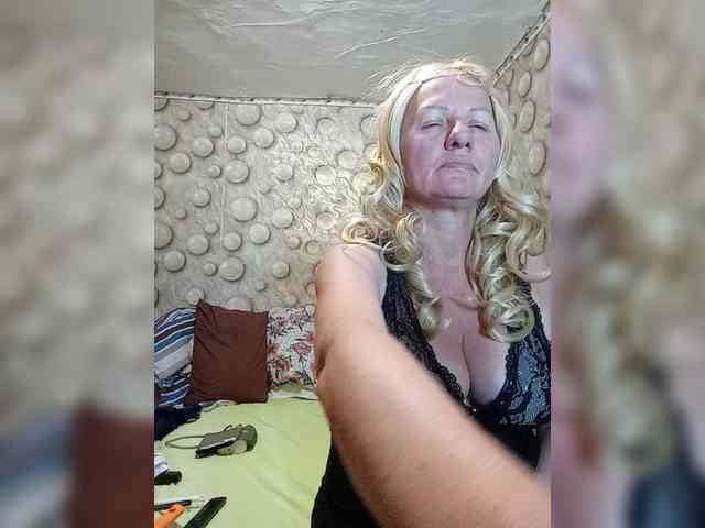 FameLara webcam