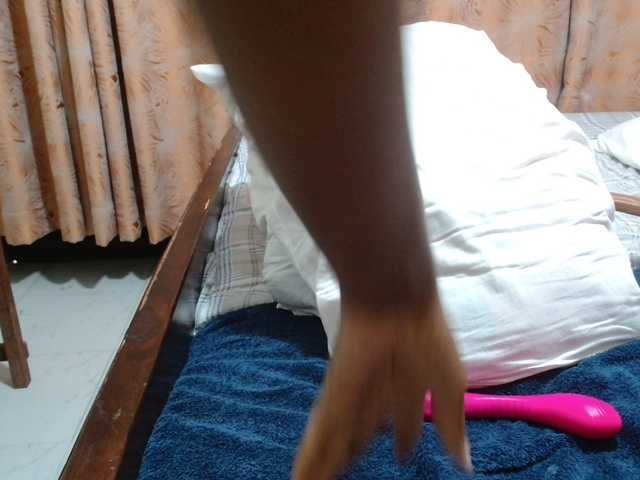 Swty-candy live webcam show