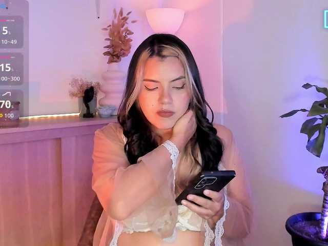 Val-kyrie live cam on BongaCams