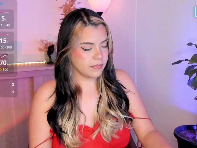 Val-kyrie live cam on BongaCams