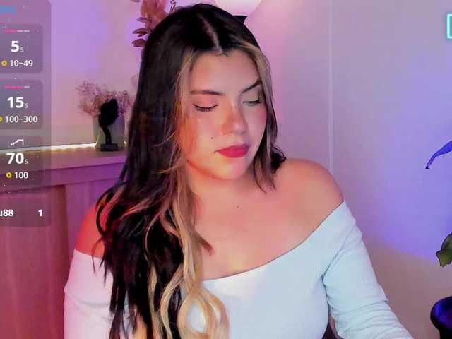 Val-kyrie live cam on BongaCams