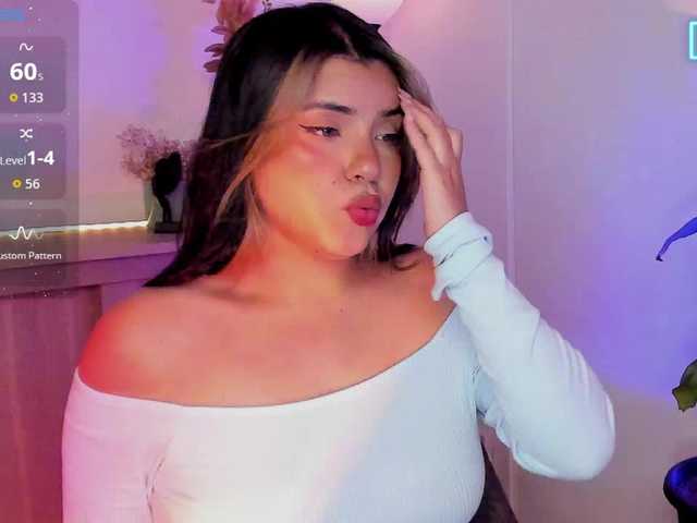 Val-kyrie live cam on BongaCams