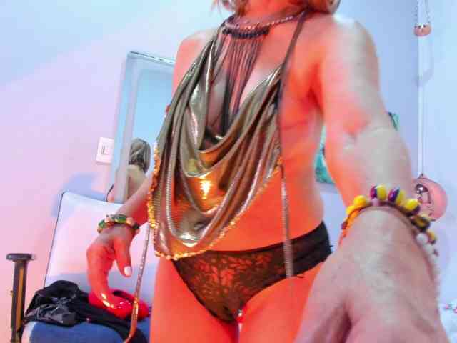 samantha-mature- samantha-mature-