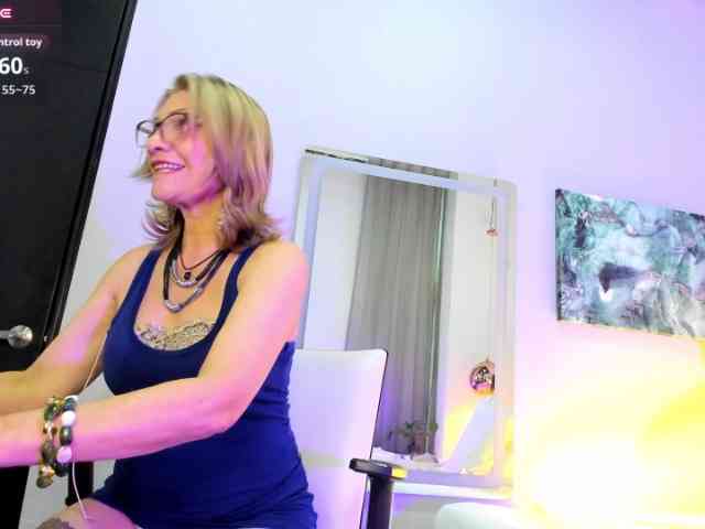 samantha-mature-'s live room