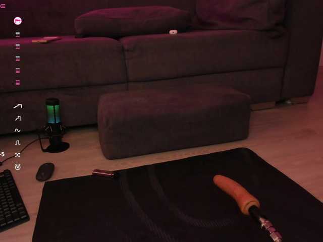 Chat with victoria-d-minds live cam