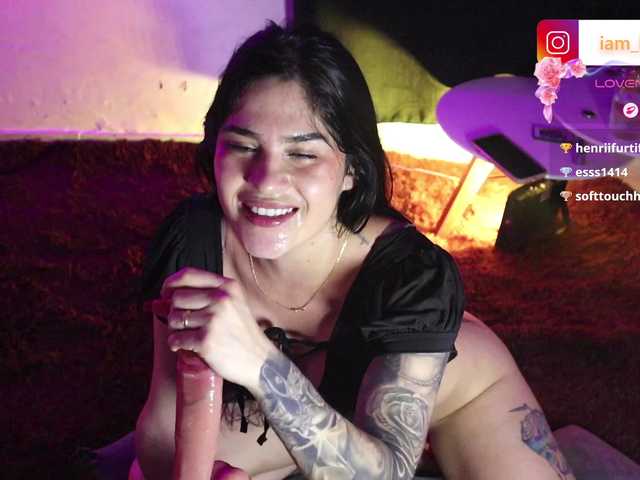 Yourtoybella live webcam show
