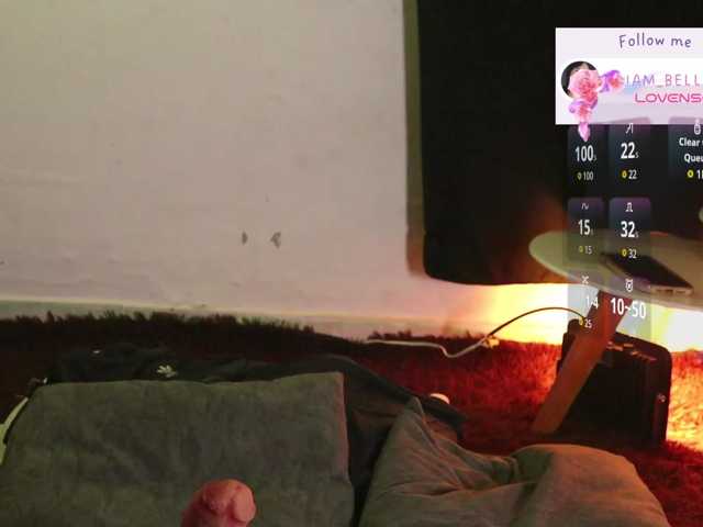 Yourtoybella live cam on BongaCams
