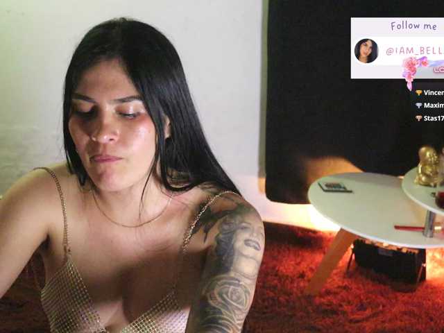 Yourtoybella live cam on BongaCams