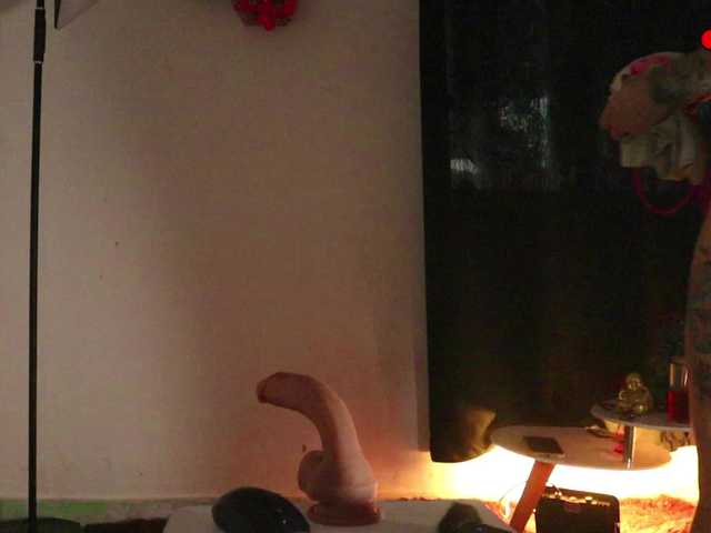 Yourtoybella live cam on BongaCams