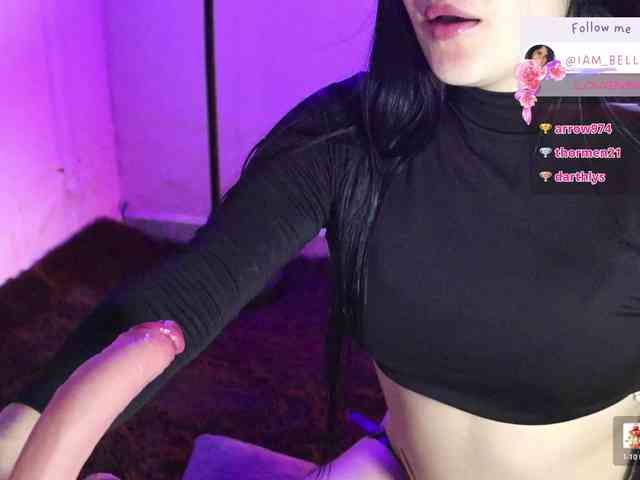 Yourtoybella Live Webcam on BongaCams