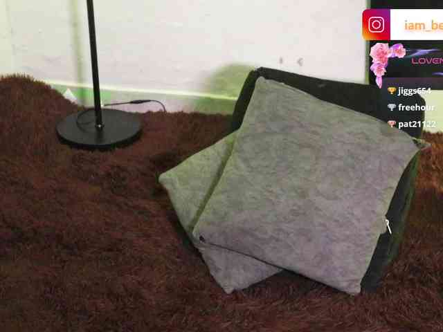 yourtoybella webcam