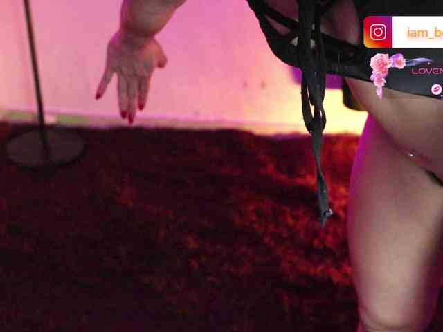 yourtoybella webcam