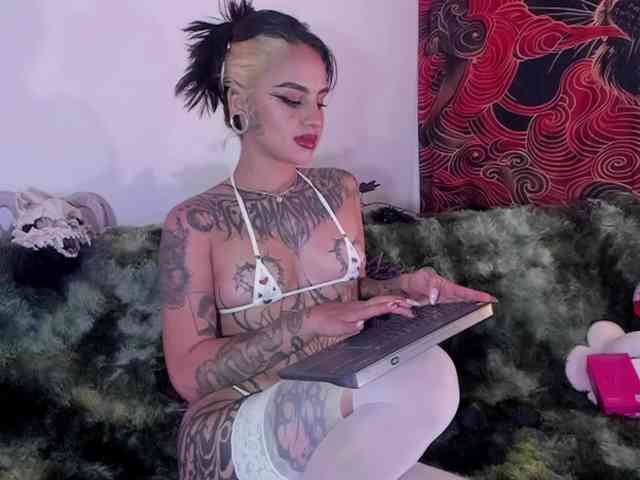 Persefone_666's live stream