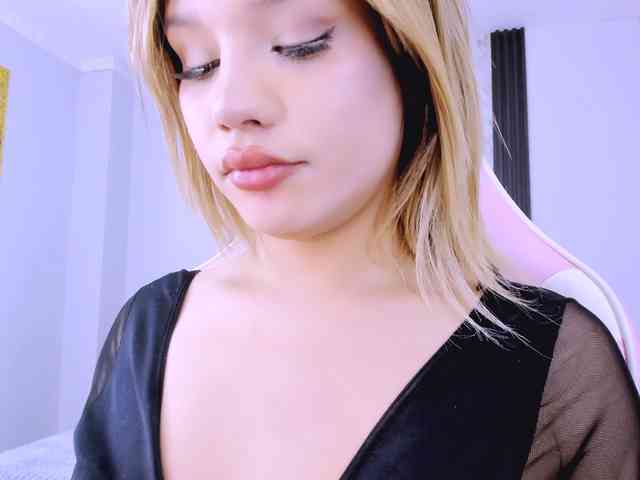 Keendall Live Webcam on BongaCams