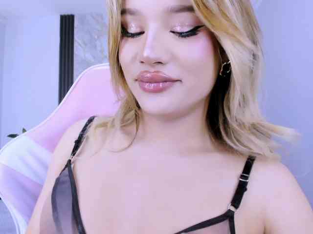 Keendall Live Webcam on BongaCams