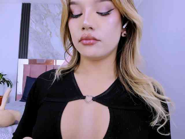 Keendall Live Webcam on BongaCams
