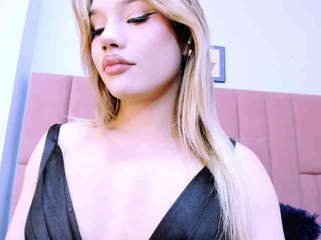 Keendall's cam show statistics and live stream
