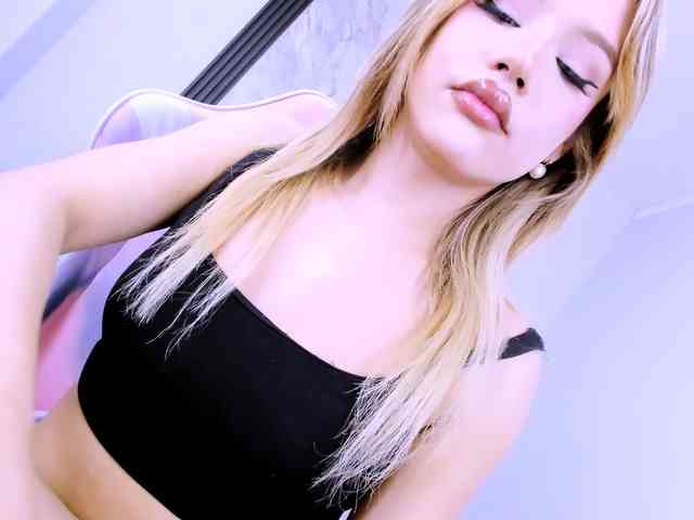 Keendall Sex Cam Show