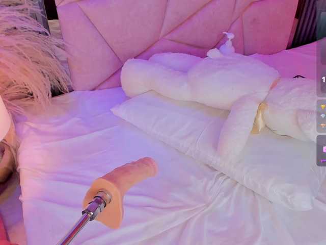 AlisseMiller live cam on BongaCams