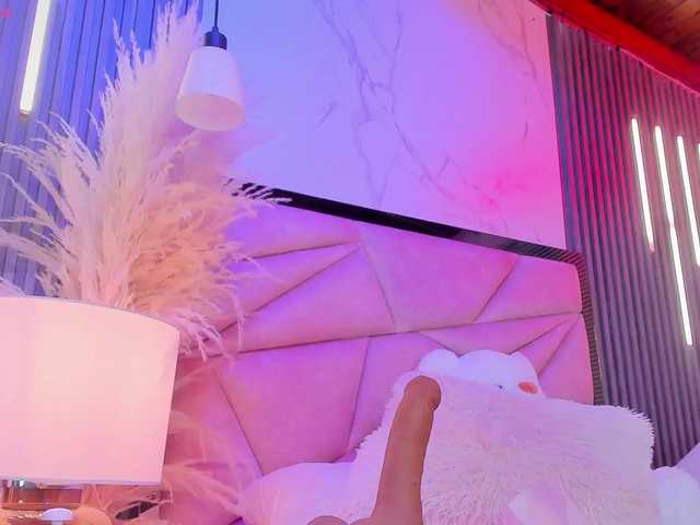 AlisseMiller live cam on BongaCams