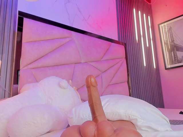 AlisseMiller live cam on BongaCams