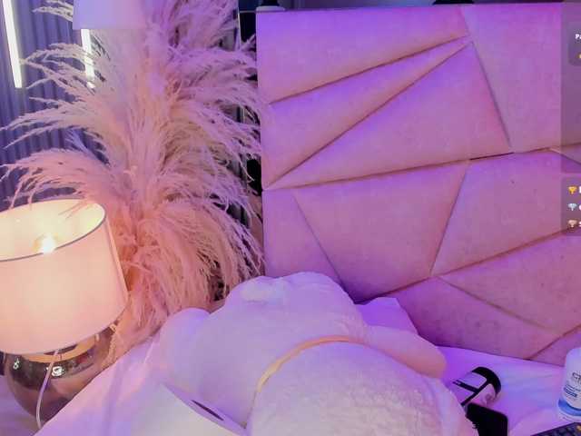 AlisseMiller live cam on BongaCams