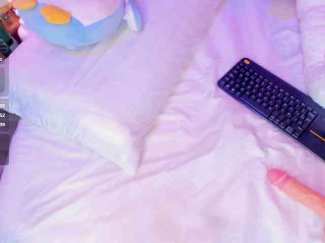 AlisseMiller webcam