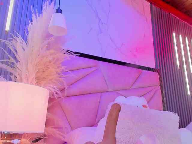 AlisseMiller webcam