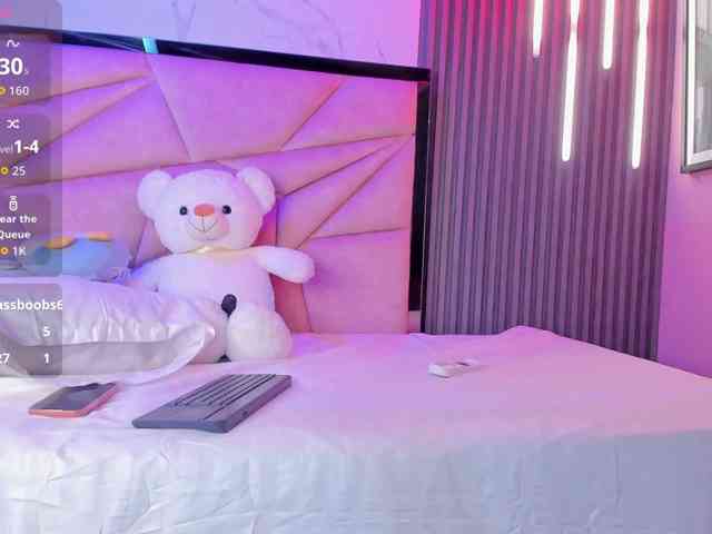 AlisseMiller webcam