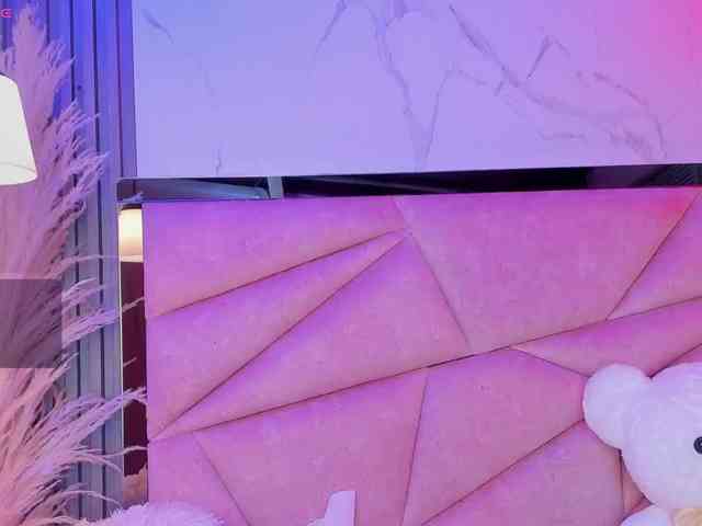AlisseMiller webcam