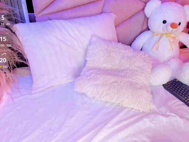 AlisseMiller webcam