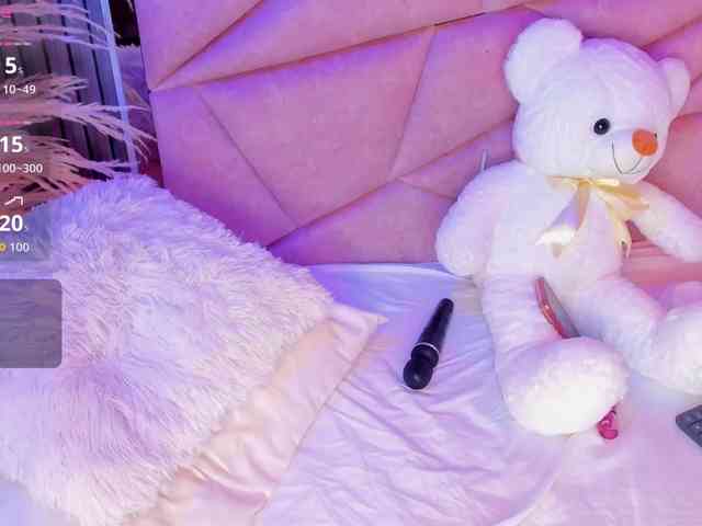 AlisseMiller webcam