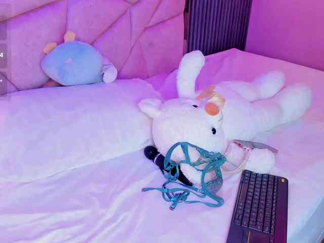 AlisseMiller webcam