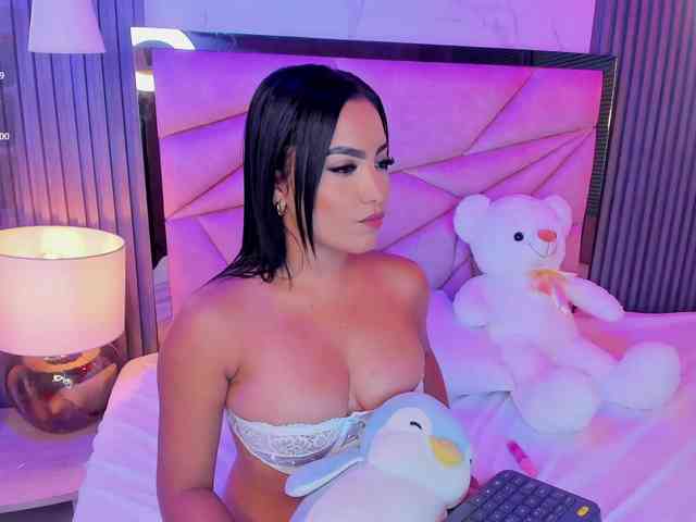 AlisseMiller webcam