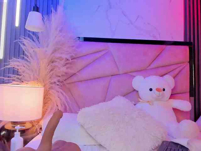 AlisseMiller webcam