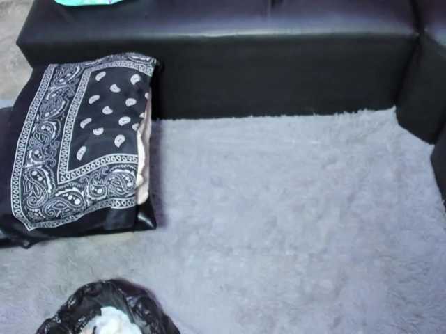jessi-and-boy live cam on BongaCams