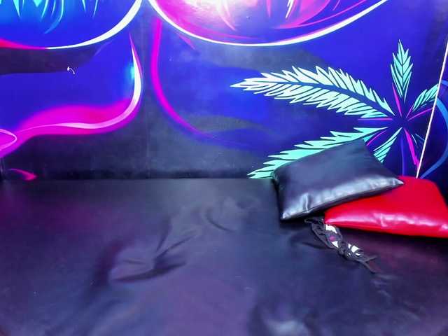 jessi-and-boy's BongaCams profile