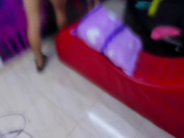 jessi-and-boy live cam on BongaCams