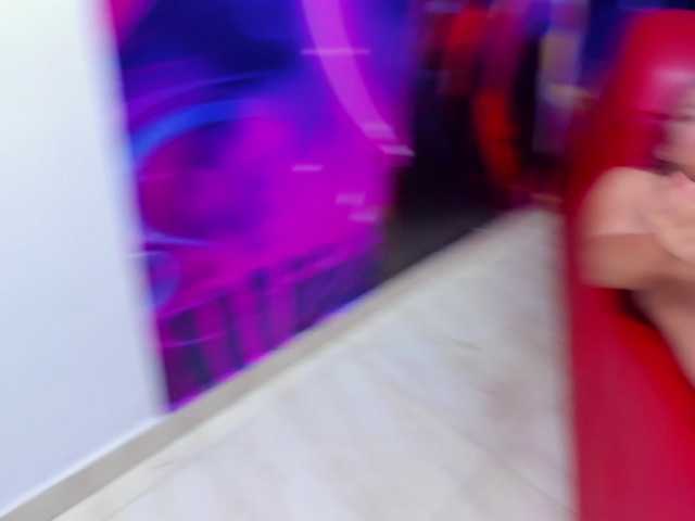 jessi-and-boy live cam on BongaCams