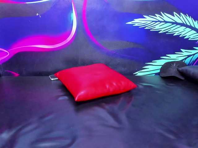 jessi-and-boy's BongaCams show and profile