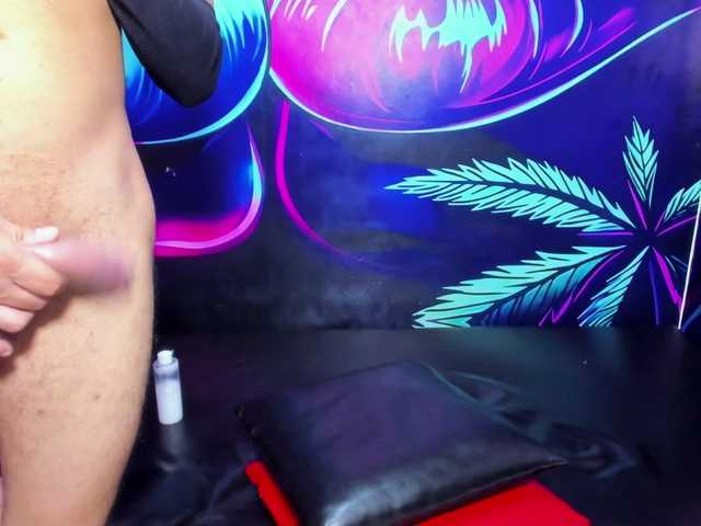 jessi-and-boy live cam on BongaCams