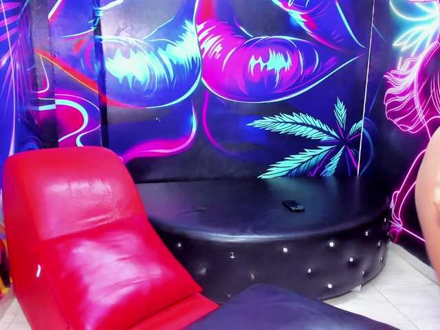 jessi-and-boy's BongaCams profile