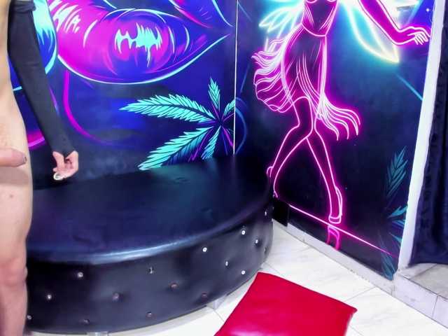 jessi-and-boy live cam on BongaCams